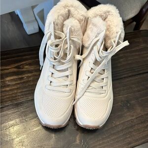 Women's Skechers Street, Uno Rugged - Wintriness Boot Off White. Brand New. 9.5